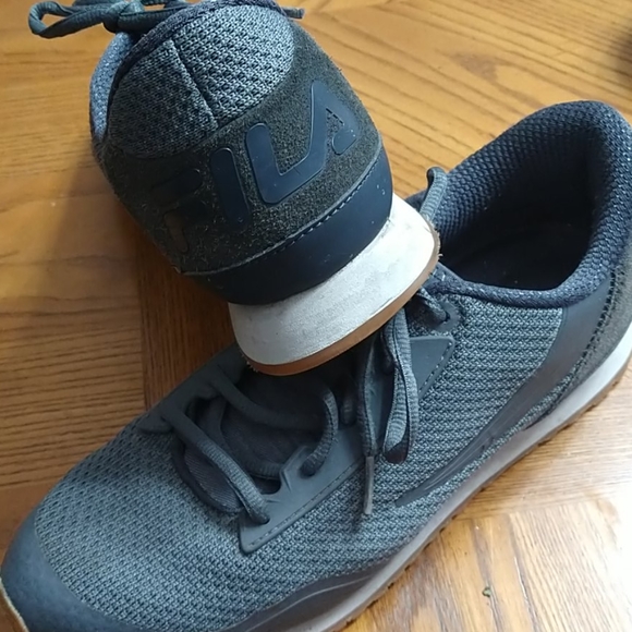 Men's FILA Sneakers - Picture 2 of 2